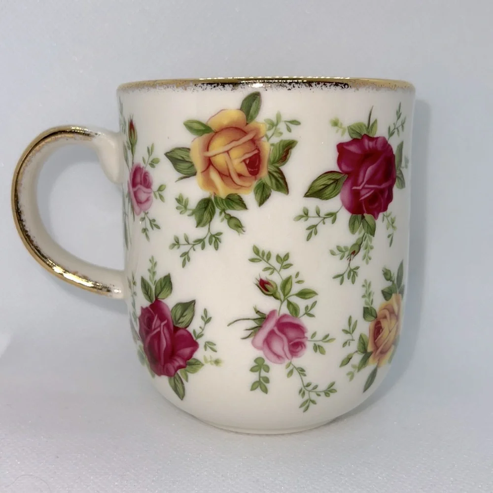 ROYAL ALBERT OLD COUNTRY ROSES COFFEE / TEA MUG CLASSIC IV 2000 VINTAGE